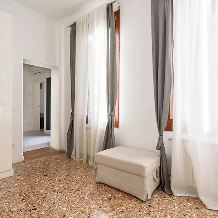 Appartamento San Marco Apartments 1 & 2 *