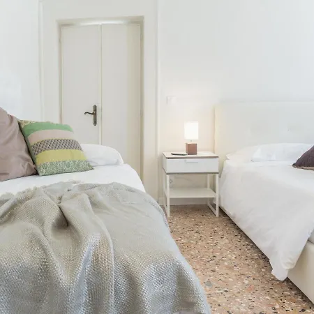 דירה San Marco Apartments 1 & 2 *